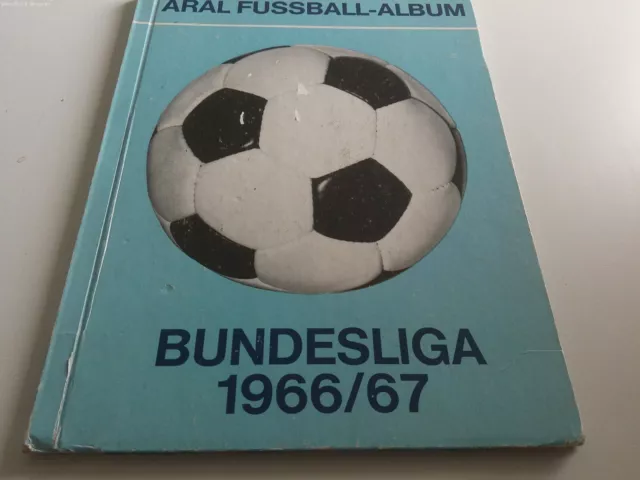 Aral Bundesliga football album / book 1966 / 67 features england  in world cup .