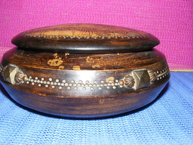 BOITE RONDE A tabac en bois brut Couvercle décor:CERF VINTAGE EUR 23,00