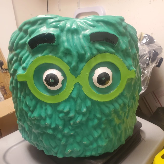 1980'S MCDONALDS RESTAURANT Playland French fries Seat fry Guy Chair