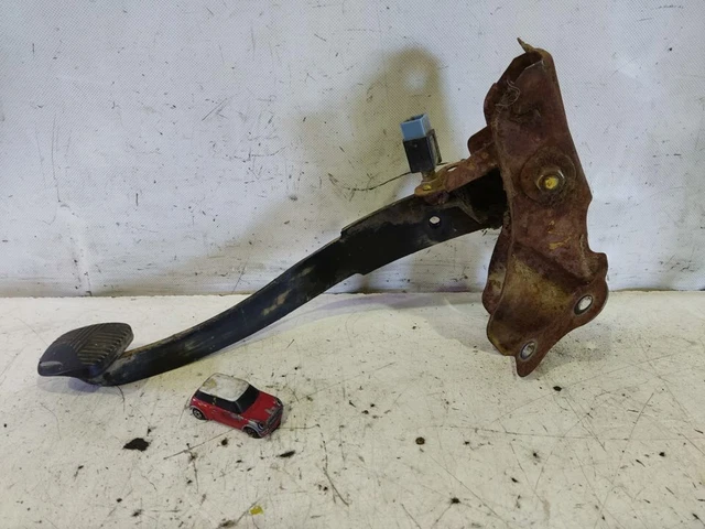 Pédale de frein  nissan terrano ii 2.7 td 4wd (101 cv) 1993 1920276
