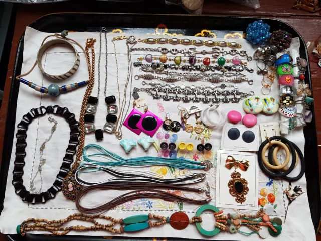 Lot De Bijoux Vintage,Fantaisie, N°36, Colliers,Bracelets,Bagues,Bo,Broches