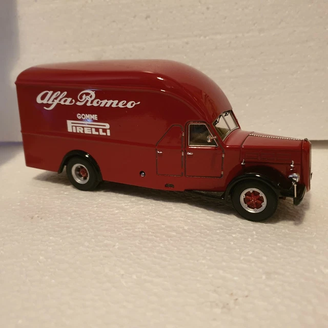 EXOTO EXO00001 Alfa Romeo 500 Racing Car Transporter 'S.A. Scuderia Ferrari - Modena Italia' Vanderbilt Cup 1936 1/43