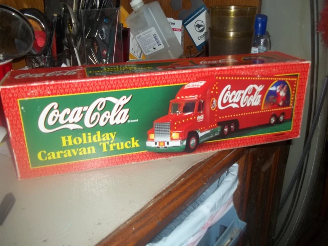 Coca Cola 1998 Holiday Caravan Diecast Light Up Semi Truck With Box   J53K
