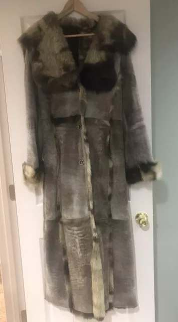 Via Veneto Womens 100% Spanish Lamb Shearling Coat, Size S, Brown/Beige. Worn On Via Veneto Womens 100% Spanish Lamb Shearling Coat, Size S, Brown/Beige. Worn On