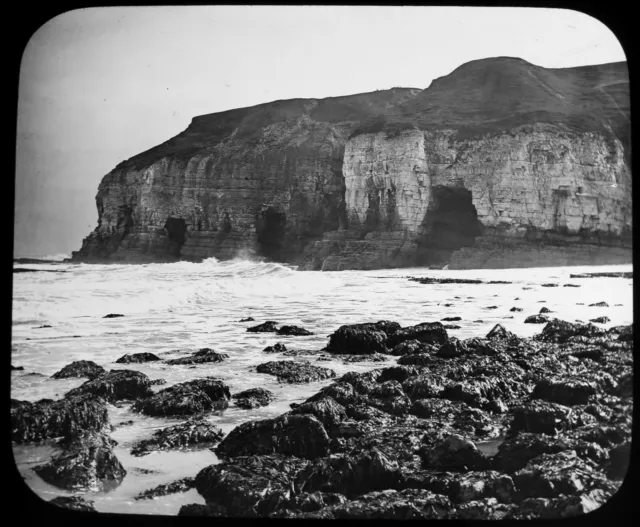 Magic Lantern Rutsche SCHMUGGLER HÖHLE FLAMBOROUGH C1890 FOTO YORKSHIRE ANTIK