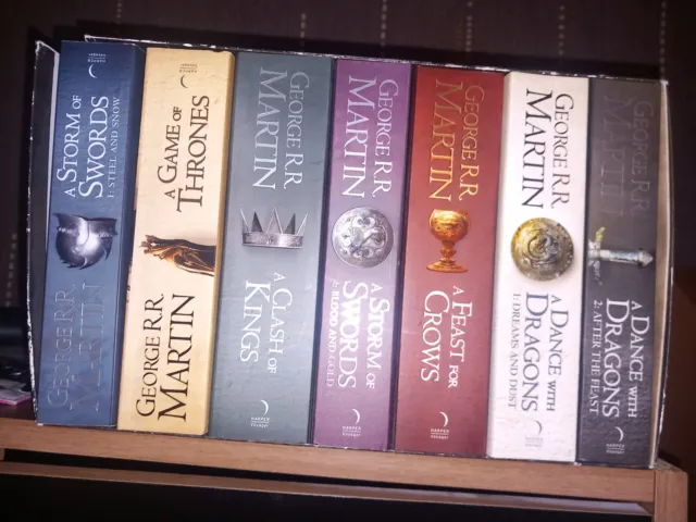 A Game of Thrones: A Song of Ice and Fire 7 Book Box Set (2012. Paperback)