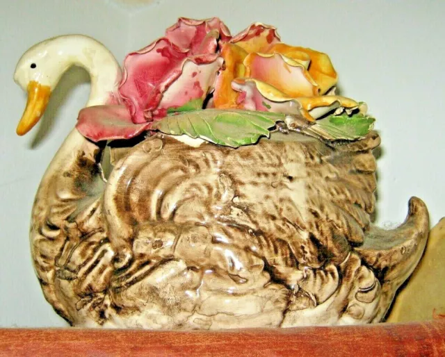 Capodimonte Large Swan Centerpiece with 5 Roses Sculpture Porcelain BEAUTIFUL