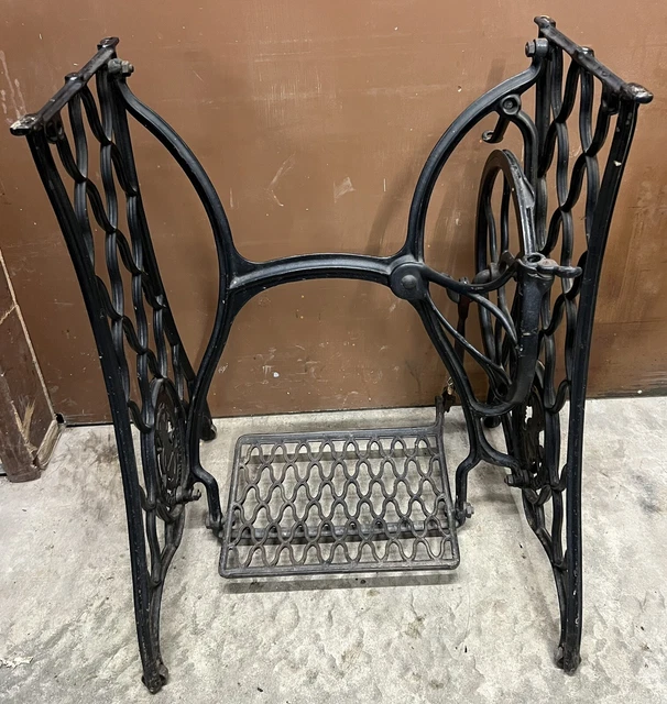 EARLY ANTIQUE SINGER Sewing Machine Treadle Base Cast Iron Clean