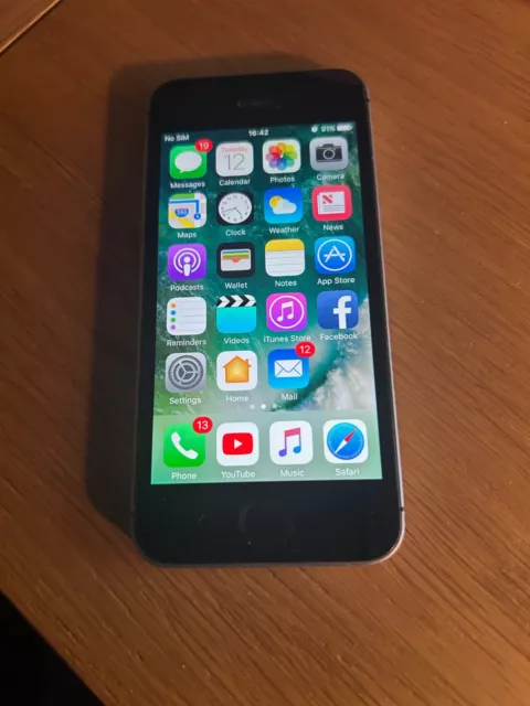 Apple iPhone SE - 16GB - Space Grey (Unlocked) A1723 (CDMA + GSM)