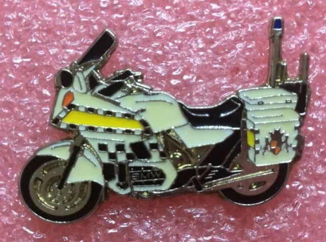 T19 Pins MOTO POLICE BMW R80RT LIVERIED Traffic Branch Motorcycle Lapel Pin