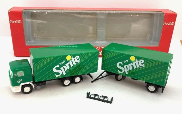 Camion Miniature Volvo FH12 420CV Avec Remorque DyStar - échelle 1/87 AWM - Boîte D'origine