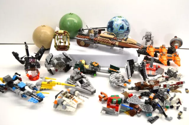 LEGO Star Wars astronavi di tutti i tipi e pezzi di ricambio come set 10