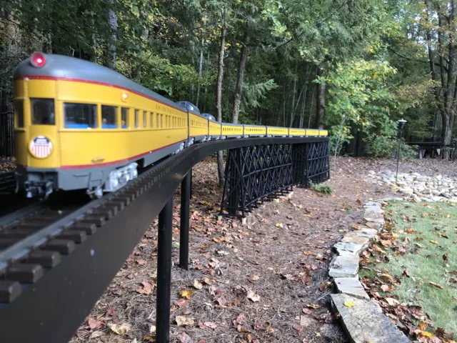USA Trains streamlined Union Pacific 9 car set G scale, lighted, City of LA, EX