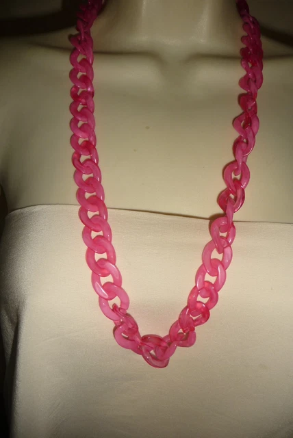 BUBBLE GUN PINK PLASTIC LINKS  #1424A  Costume vtg NECKLACE  13"L
