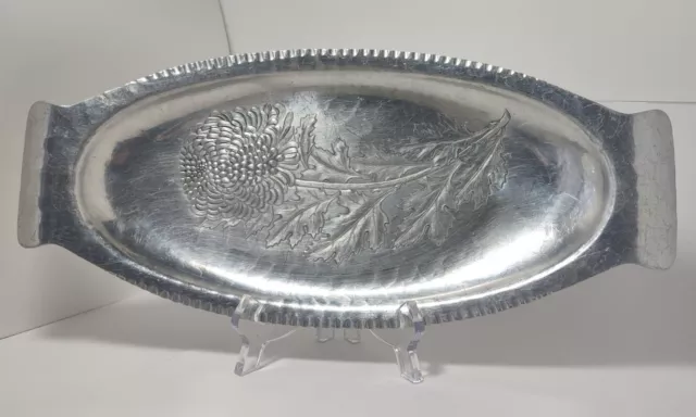 Trade Continental Silverlook Hand Wrought 571 Oval Tray Aluminum Chrysanthemum