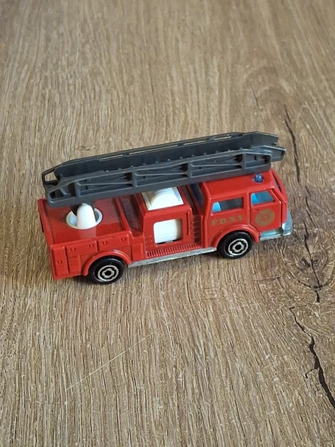 MAJORETTE CAMION POMPE à incendie, 1/47e EUR 10,00 - FR