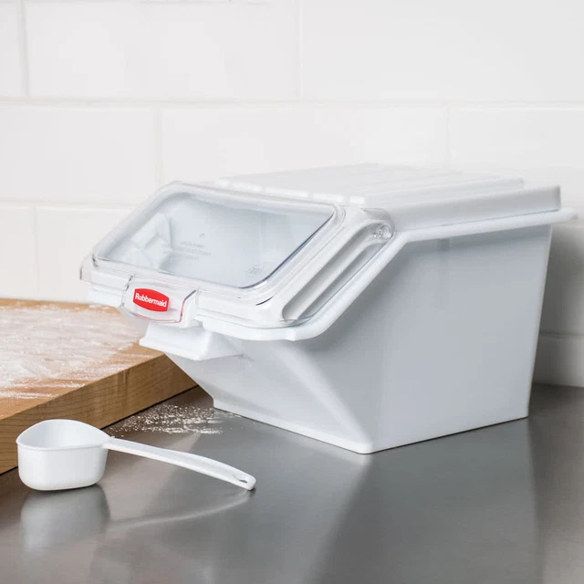 Rubbermaid 2.6 Gallon ProSave Shelf Ingredient Bin with 1/2 Cup Measuring Scoop