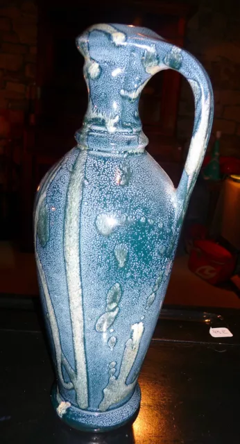 ancien vase pichet signé LOTH ???  céramique d'art avec un décor végétal