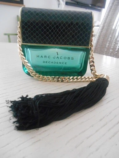 SUPERBE Flacon vide  100 ml  DECADENCE  de  Marc Jacobs pr   Collection