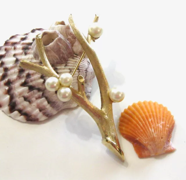 Vintage Trifari Coral Branch And Pearl Brooch Pin Textured Gold Tone 1950'S 60'S