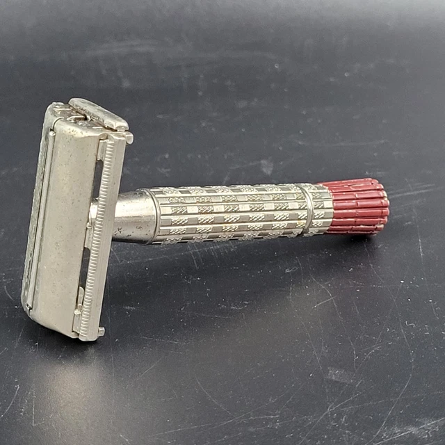Vintage 1956 Gillette Red Tip Super Speed Flare Tip DE TTO Safety Razor B-4