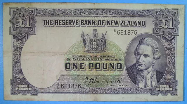 (1940-1955) New Zealand One 1 Pound Note World Currency