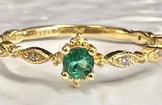 EMERALD & Genuine DIAMOND Minimalist Ring 14K Yellow gold on SOLID 925 Sz 5.5 gp