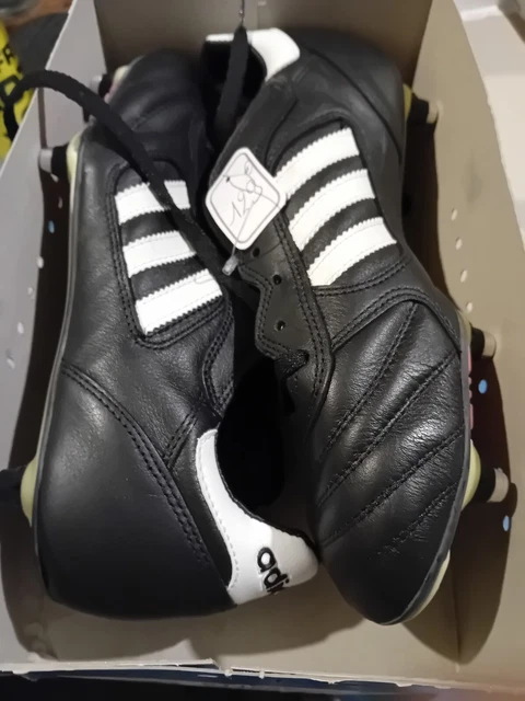 ANCIENNE PAIRE DE Chaussure De Football en Cuir EUR 110,00 - FR