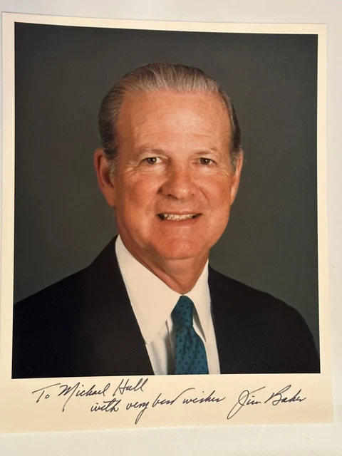 JAMES BAKER SIGNED 8x10 PHOTO-SECRETARY OF STATE-WH CHIEF OF STAFF