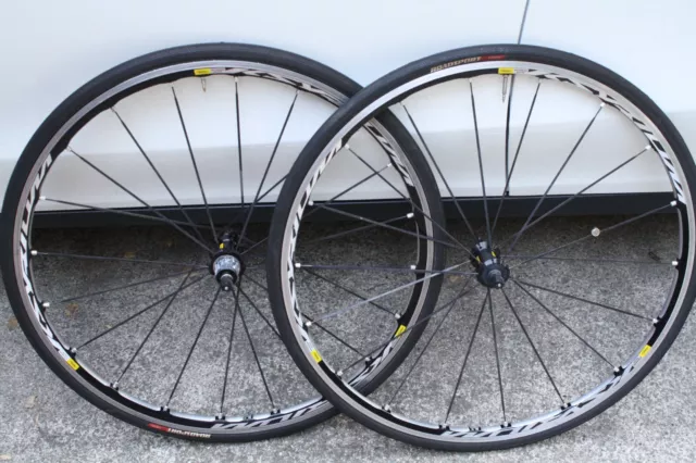 Mavic Ksyrium Elite Wheelset 700C clinchers with tires Shimano freehub