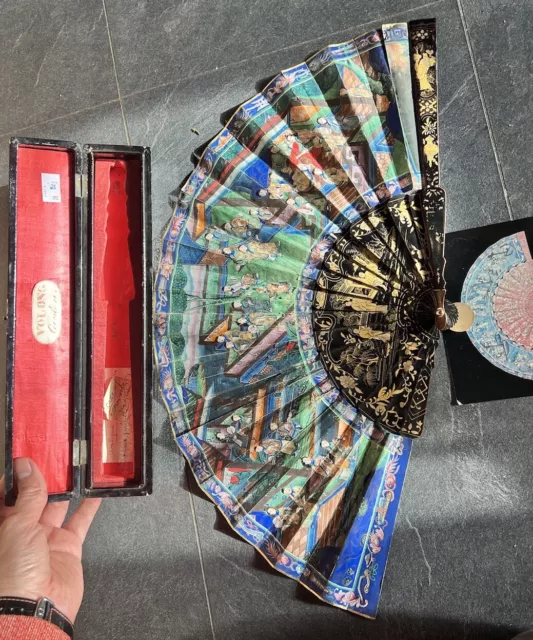 Super Quality Chinese Canton 19th century Gilded Lacquer Folding Fan