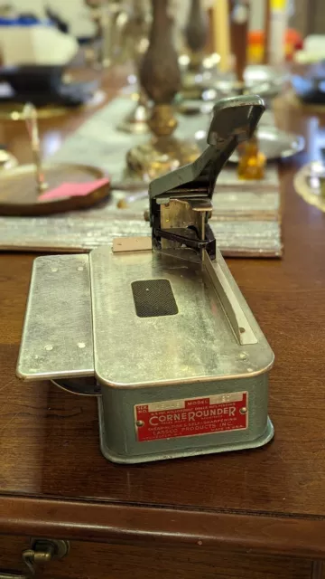 Lassco Products 1/4 CorneRounder Model 20 Corner Rounder Works Great