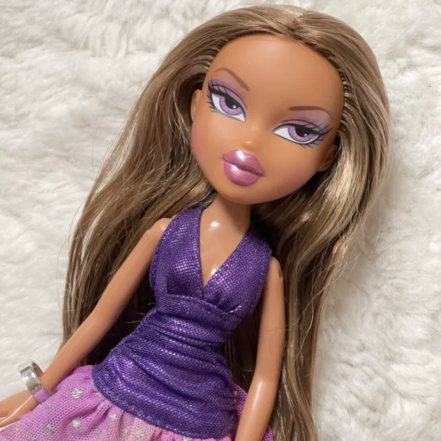 Bratz Puppe Passion 4 Fashion Yasmin