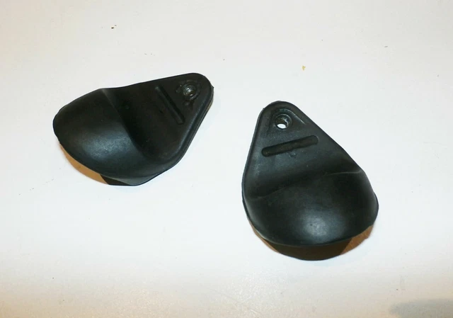 Support Caoutchouc De Réservoir Ducati SSIE – Référence 86610351A – Lot De 2 Pièces – État Occasion, Pour Moto Ducati