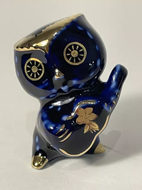 Hibou miniature de Limoges jouant de la guitare bleu cobalt 22K garniture