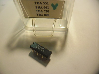 COMPOSANT  TRANSISTOR    4 pieces    HITACHI TOA  2SB611   NEW OLD STOCK 