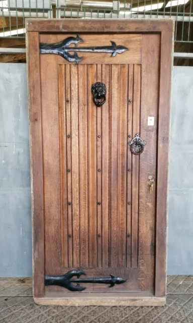 A Substantial Reclaimed Antique Solid Oak Door / Frame / Door Furniture De0940