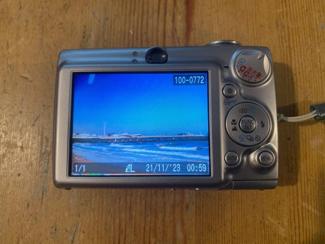 Canon digital camera ixus 750 immaculate with Lowepro case. 2