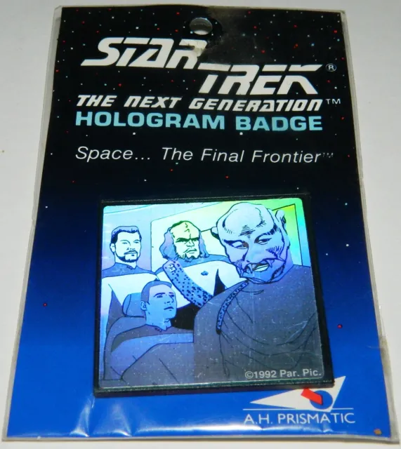 Star Trek The Next Generation Riker, Worf, Data Hologram Pin Badge 1992 NEW