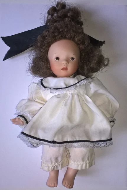Très jolie ancienne petite Poupée en porcelaine Allemande du début 20ième Très jolie ancienne petite Poupée en porcelaine Allemande du début 20ième