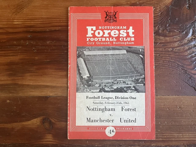 Nottingham Forest v Manchester Utd 60-61 Div 1 'no writing'