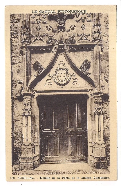 le cantal pittoresque , aurillac , détail de la porte de la maison consulaire