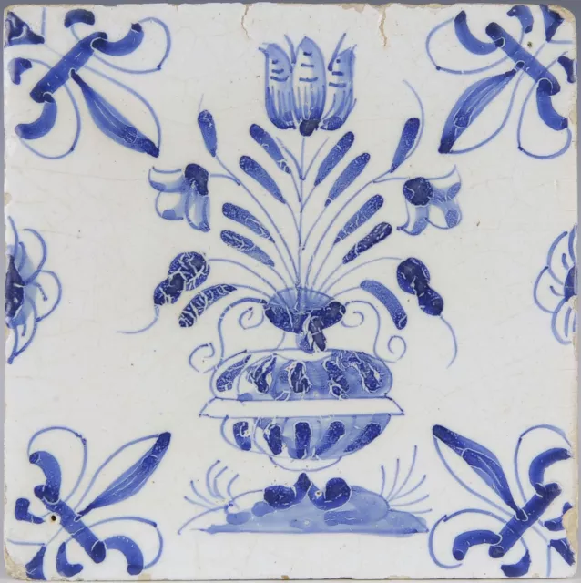 Nice Dutch Delft Blue tile, flowerpot, first half 17th. century.