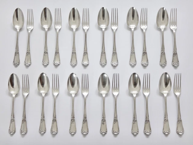 HENIN & Cie Ménagère 12 couverts en Argent Massif de Style Rocaille époque XIXe