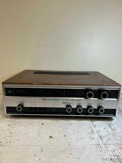 Vtg AKAI AA-6300 AM/ FM Stereo Solid state Receiver w/ Phono