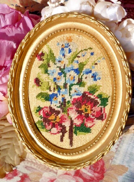 BRODERIE ANCIENNE AUX points de croix, décors fleurs cadre rond 20,2 cm