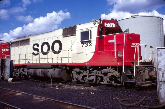Soo 732 Gp-40 Shiller Park Il (Soo Line) Original Slide 09-68 T19-6