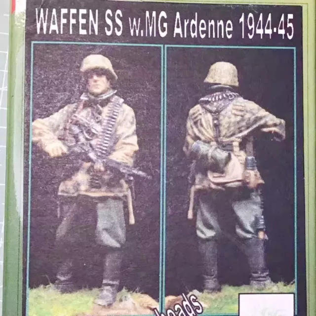 1/35 resin figures model 1 German soldier during WW II unassembled unpainted