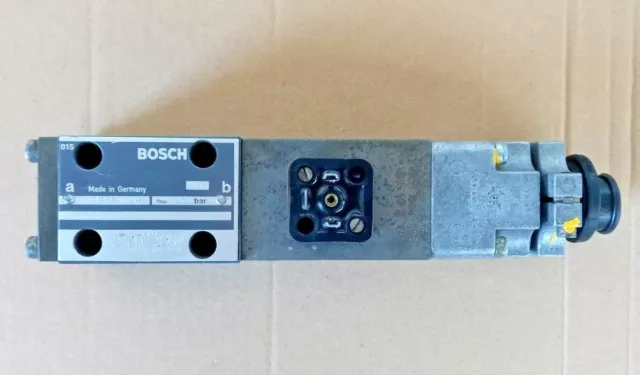 0811404112 Valvola di controllo direzionale proporzionale idraulica Bosch Rexrot