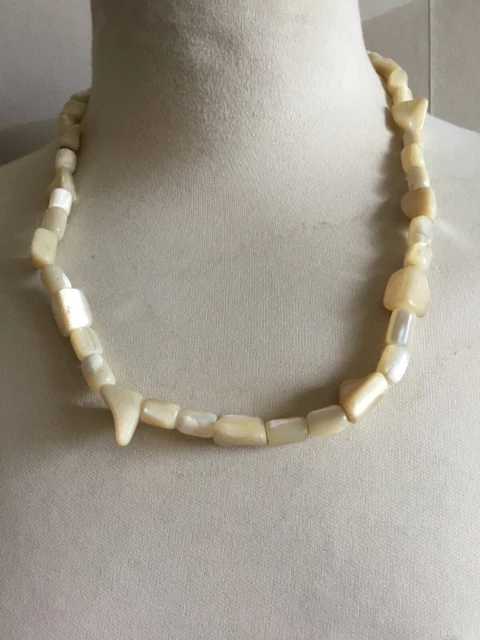 Collier Plastron En Nacre Vintage Années 1940/1950 - Bijou Ancien Blanc - Occasion